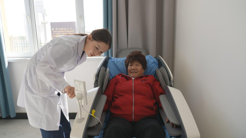 打造医养结合服务中心 让养老更有“医”靠